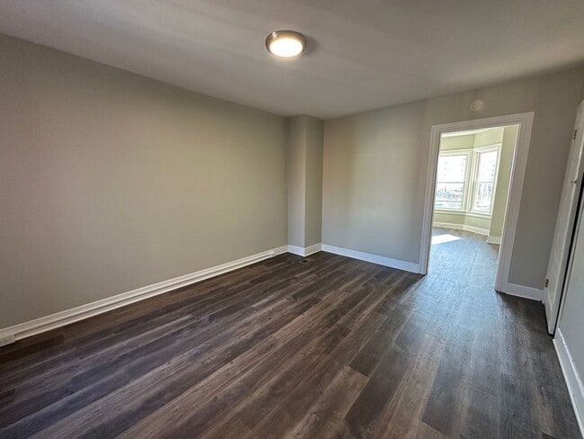 Building Photo - 137 Stevens Ave