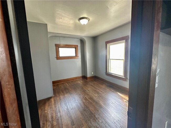 Building Photo - 323 Belden Ave NE