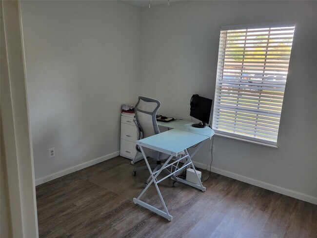 Building Photo - 3527 Almondwood Dr