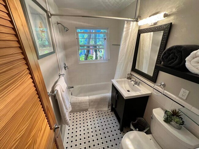 Building Photo - 2590 First St