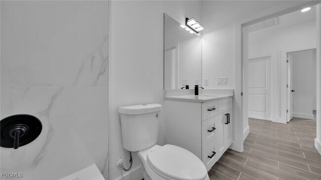 Building Photo - 1121 Hightower Ave S