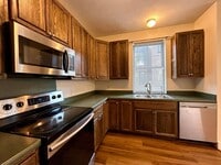 Building Photo - Four Bedroom Home in Eastown GR