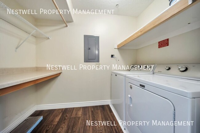 Building Photo - $250 OFF 1ST MONTH'S RENT- Charming Mid-Le...