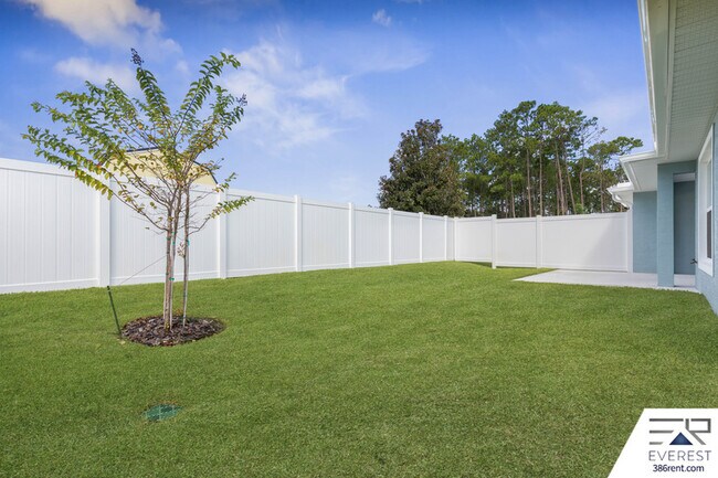 Building Photo - 10 Llovera Pl