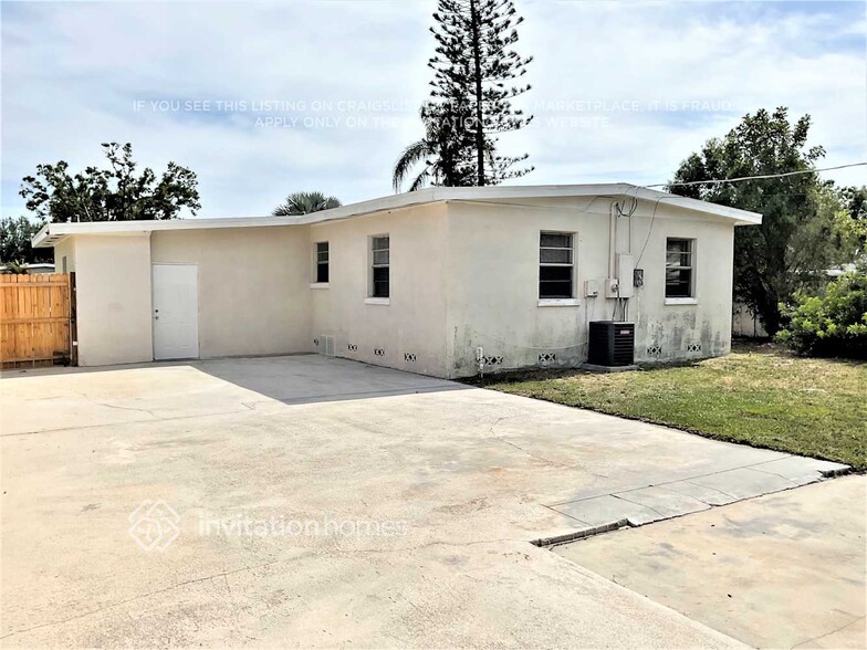 Building Photo - 2032 29th Ave W
