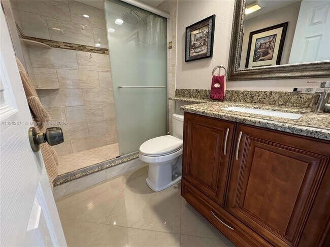 Building Photo - 3095 N Course Dr