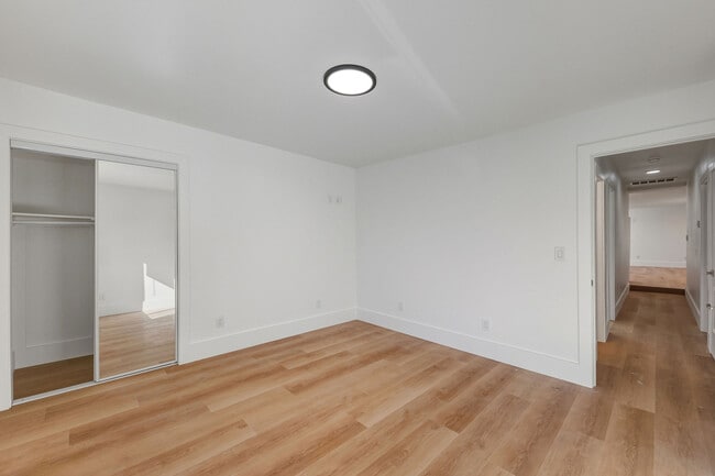 Building Photo - 1671 Mono Ave