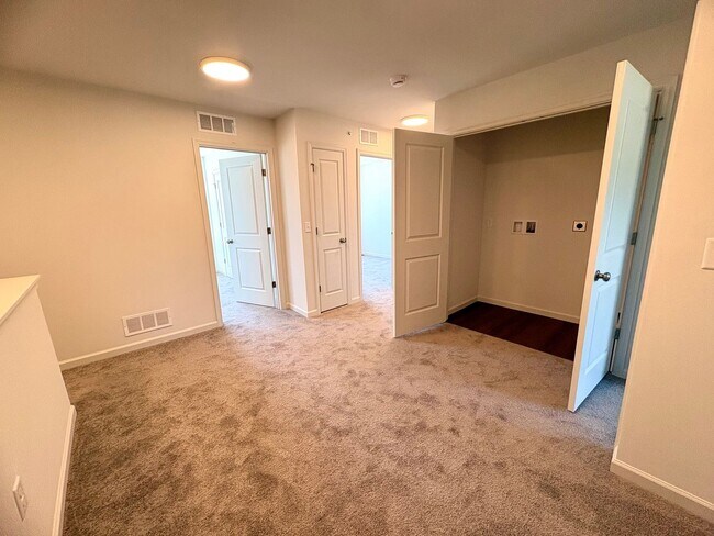 Building Photo - New Construction 3 Bedroom 2.5 Bathroom in Elizabethtown!