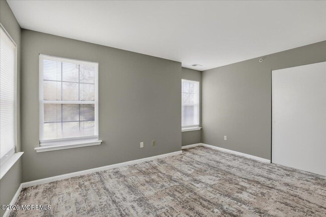 Building Photo - 33 Jockey Ln