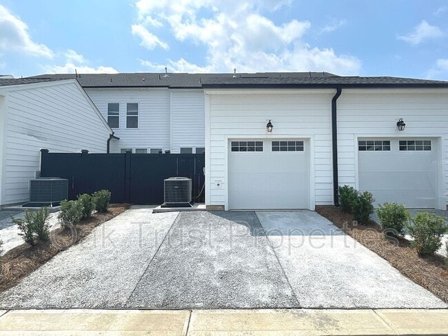 Building Photo - 105 Summer Tanager Dr