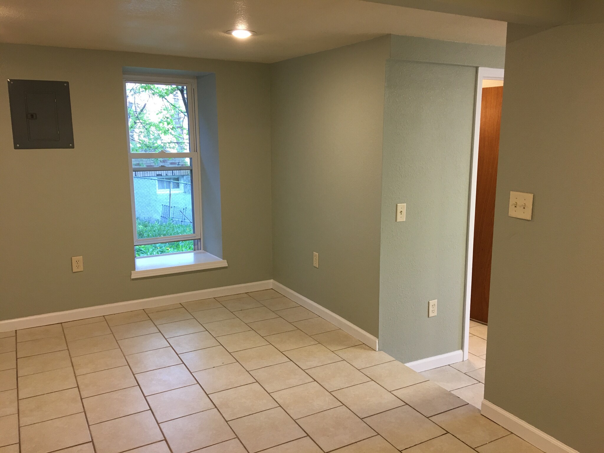 Bedroom - 725 E 5th St