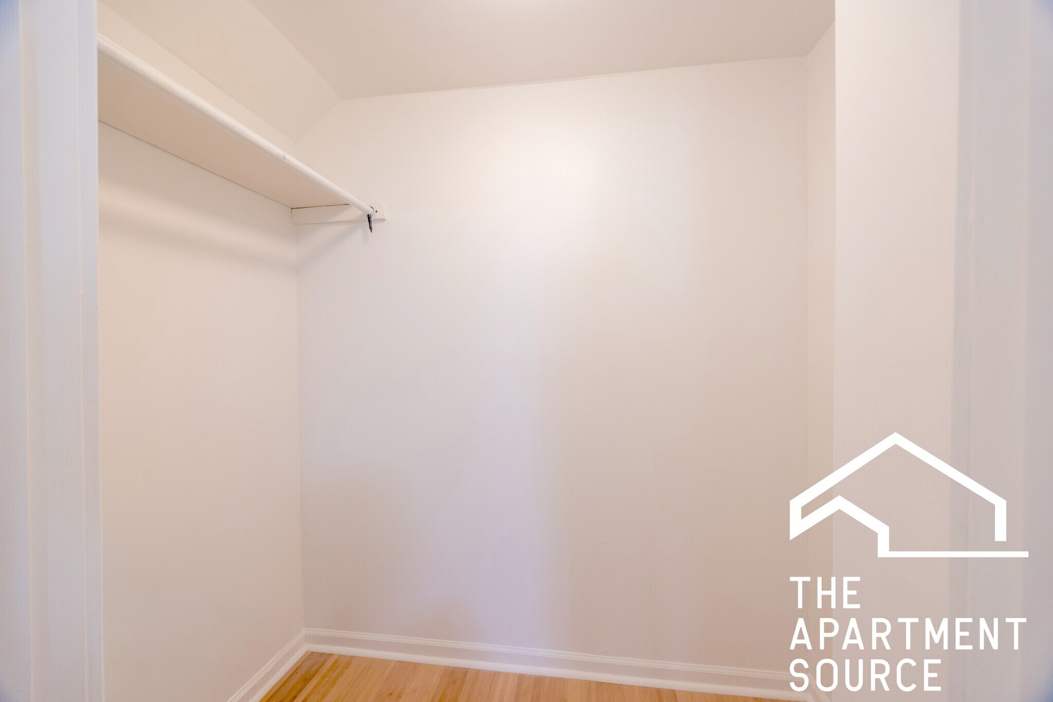 Building Photo - 1900 S Throop St