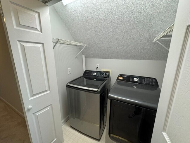 Building Photo - Fantastic Angier Home