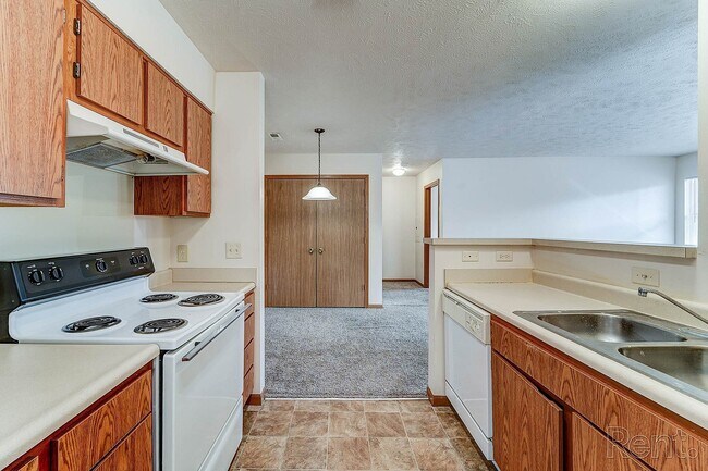 Building Photo - The Residences at Belleville Park I and II