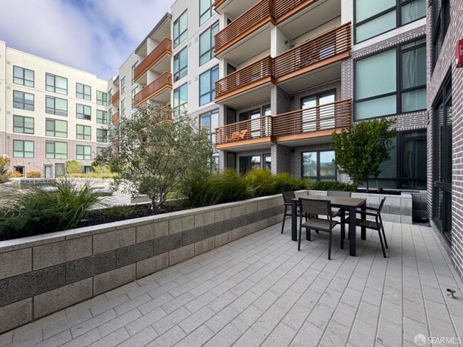 Building Photo - 200 Linden Ave