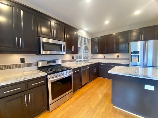 Building Photo - Spacious 3 Bedroom Home with Loft, Private Backyard, and Prime Commuter Location Near BART