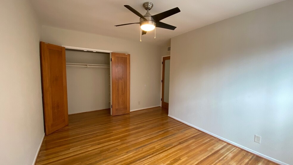 Building Photo - 4425 Maplewood Ave