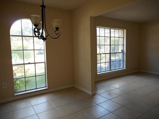 Building Photo - 11226 Concho St