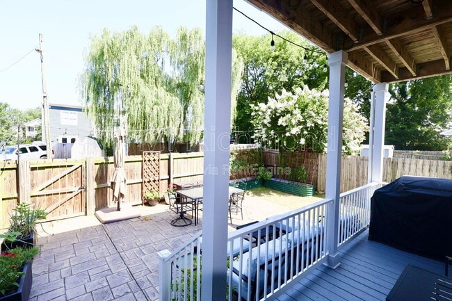 Building Photo - 612 N 30th St