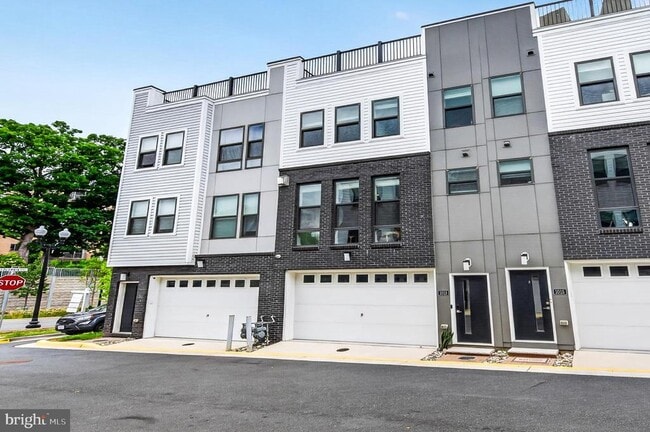 Building Photo - 1013 S Taylor Ct