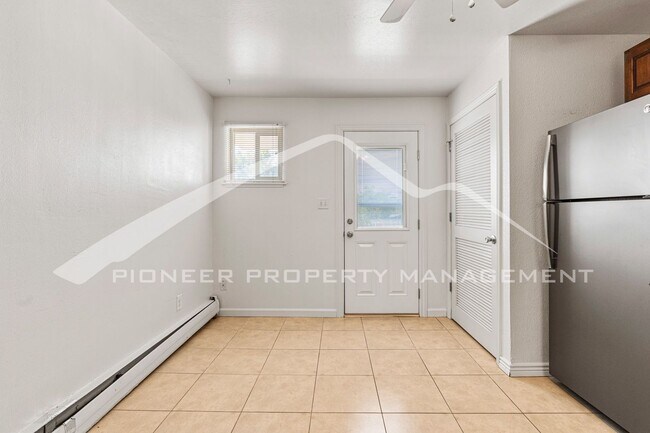Building Photo - Charming Unit with Central AC,  Washer/Dryer, And Water, Sewer, Electric/Gas, and Trash removal I...