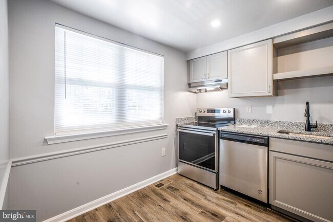 Building Photo - 14630 Tynewick Terrace