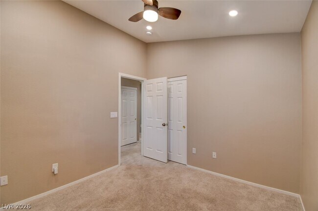 Building Photo - 3719 Maple Creek Ave