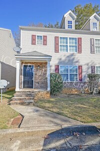 Building Photo - 3/2.5 End unit townhome