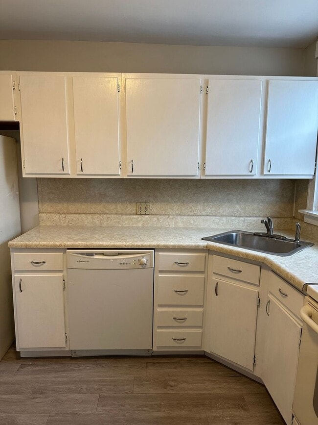 Building Photo - 3 Bedroom Home in Bridesburg for Rent!