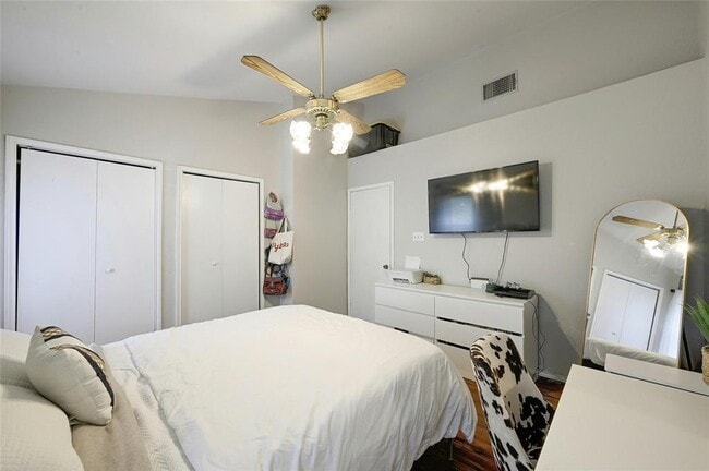 Building Photo - 1411 Gracy Farms Ln