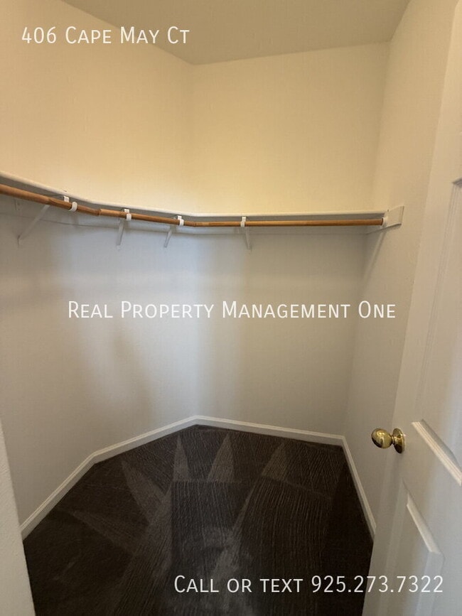 Building Photo - 406 Cape May Ct