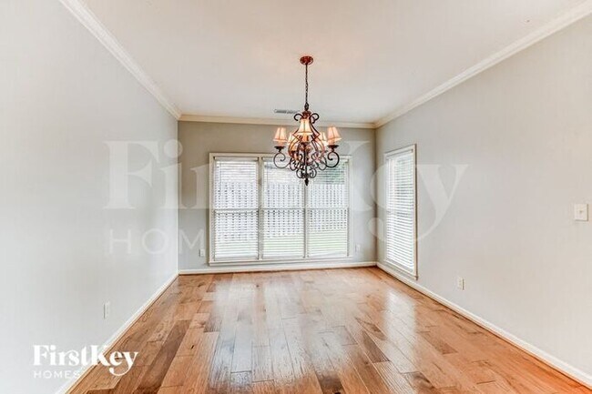 Building Photo - 3611 Courtyard Ln