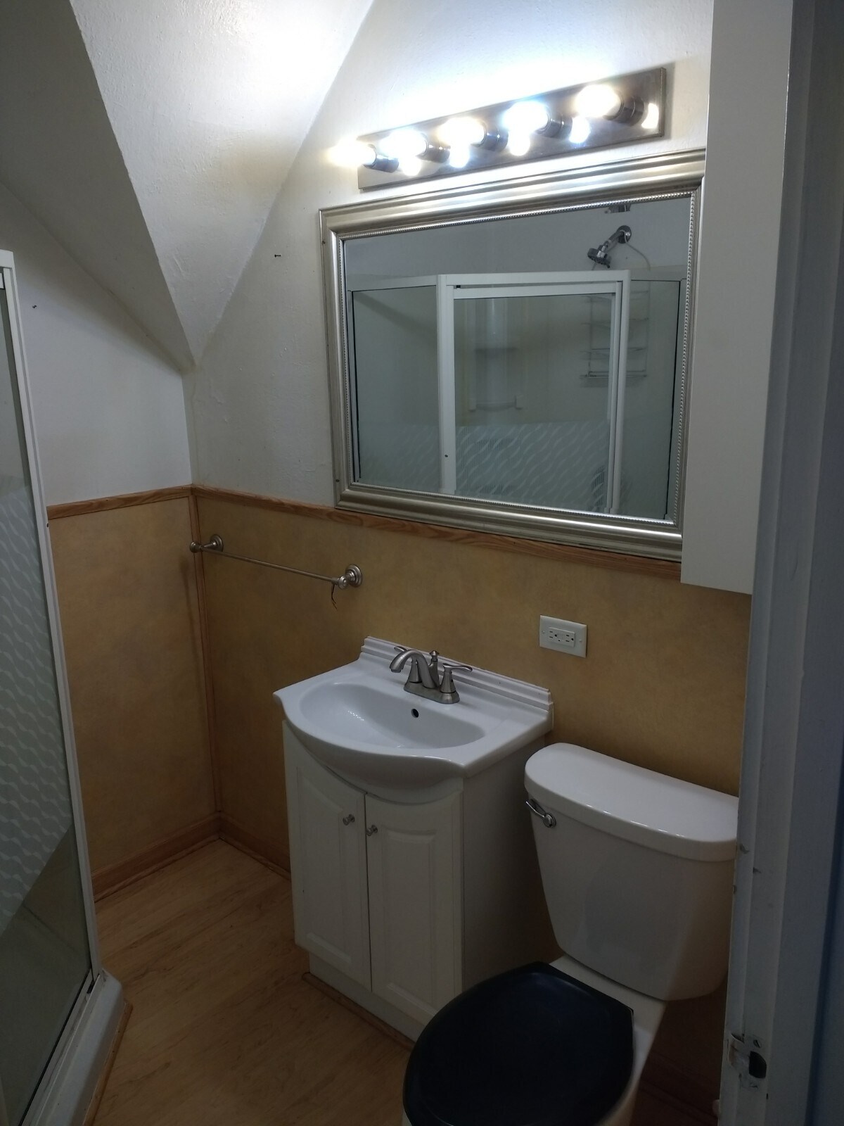 Building Photo - 320 Platt St