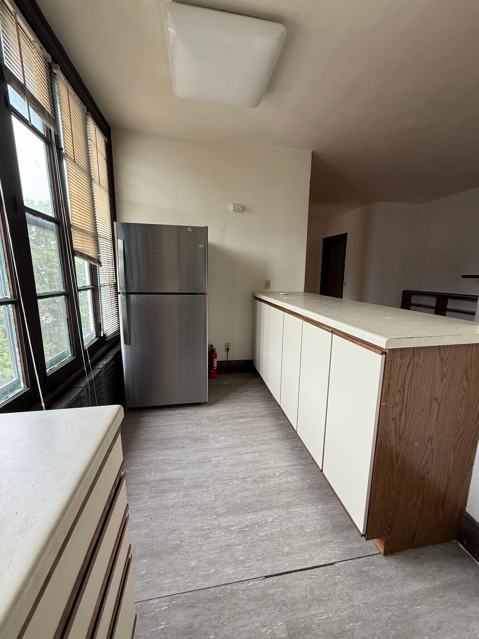 Building Photo - 612 Howard Plz