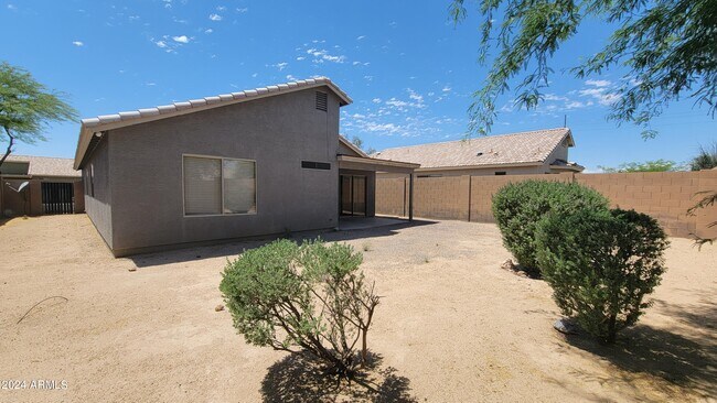 Building Photo - 3933 N 125th Dr