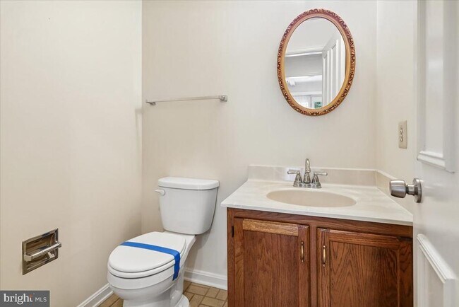 Building Photo - 5834 Waterdale Ct