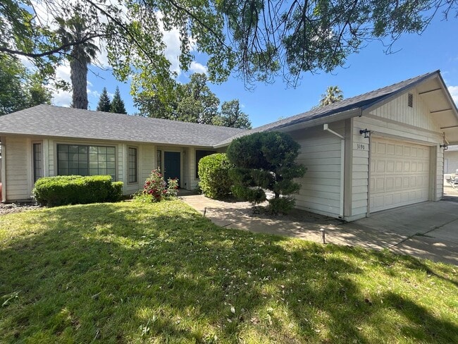 Building Photo - 3 Bedroom Home for Rent in Anderson CA | Large Family Room, 2 Car Garage, Pet Friendly