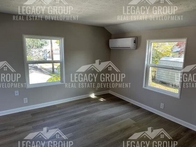 Building Photo - 2216 Mt Vernon Ave