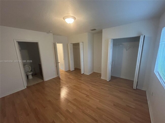 Building Photo - 1916 Alamanda Way