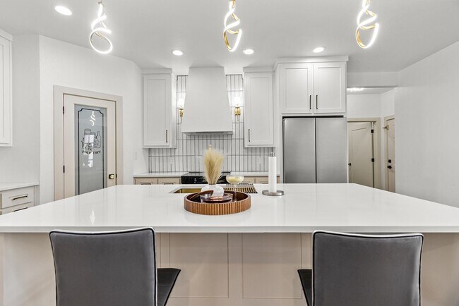 Building Photo - 12370 W University Blvd