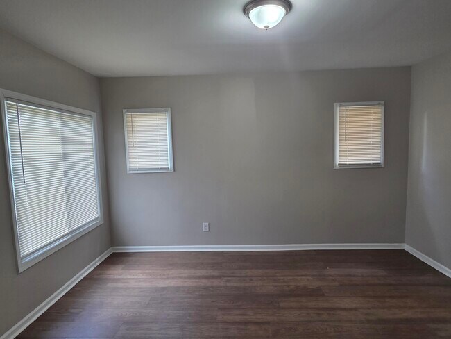 Building Photo - 15765 Ward Ave