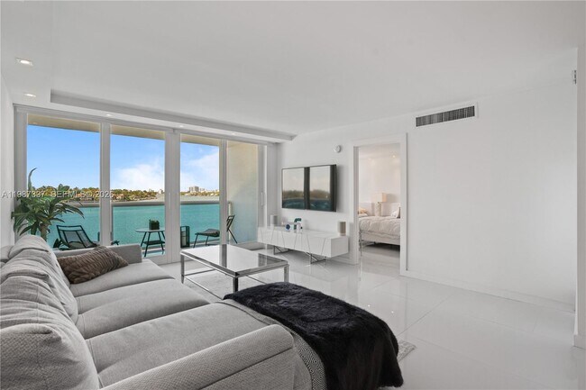 Building Photo - 6770 Indian Creek Dr