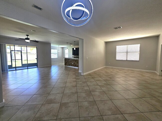 Building Photo - 2718 Atherton Dr