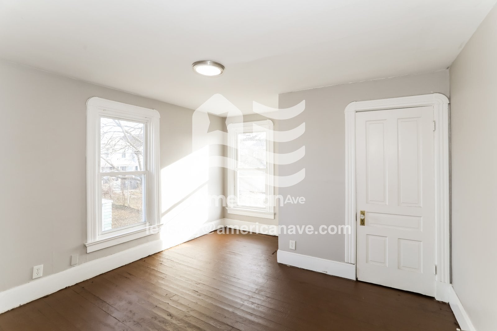 Building Photo - 653 Fairview Ave