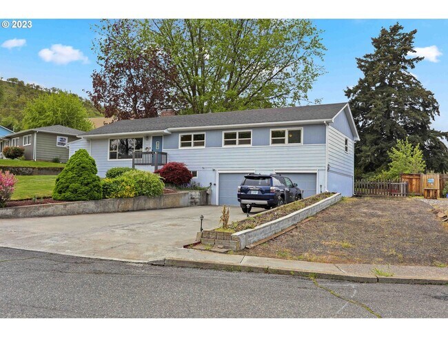 Building Photo - Great Home on 1/3 Acre