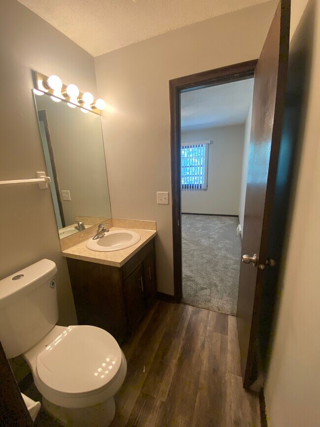 Building Photo - 3107 N 95th St