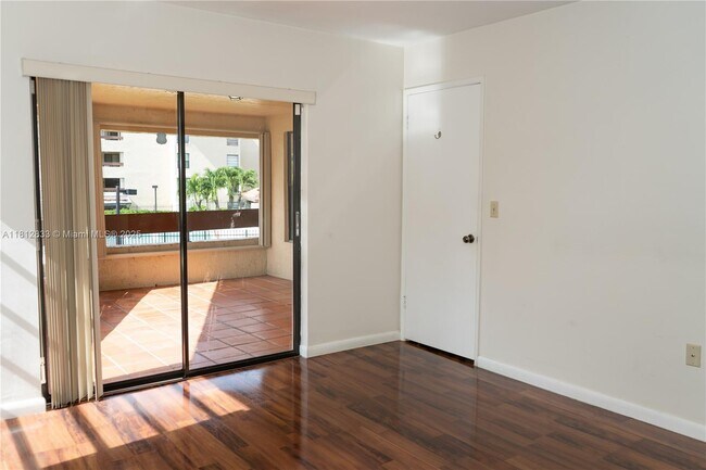 Building Photo - 9140 SW 123rd Ct