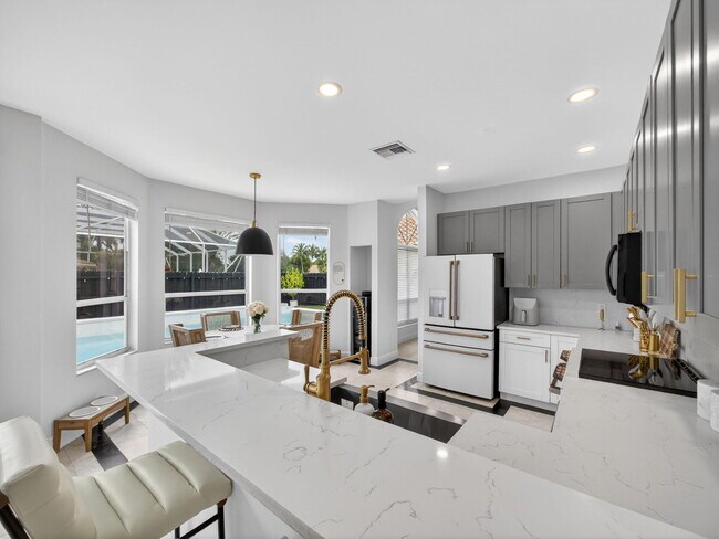 Building Photo - 6017 Newport Village Way