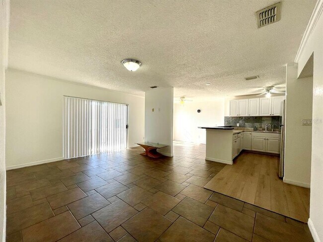 Building Photo - 2625 FL-590