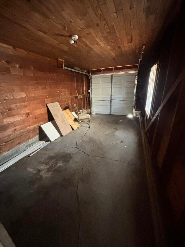 Building Photo - 1148 N Terrace